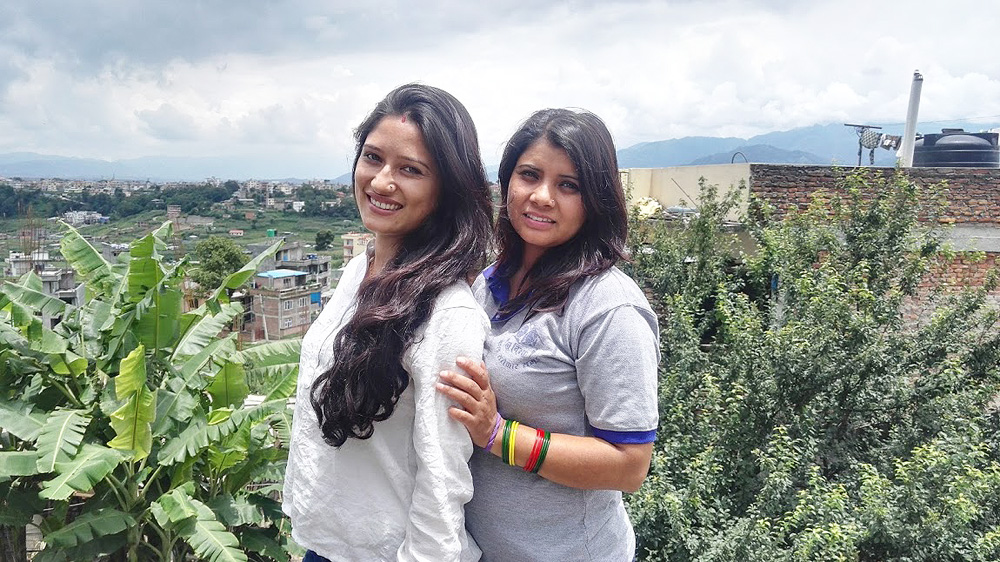 Nepal kummilapsiohjelman työntekijöitä